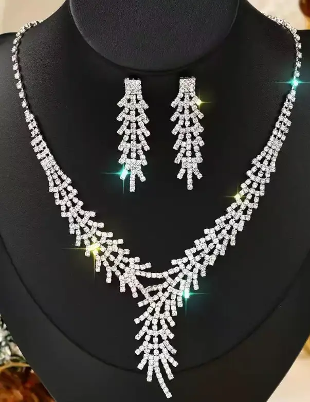 Cross-Border European and American Jewelry Sets, Bridal Necklaces and Earrings, Fashionable and High-End Jewelry, Versatile Clavicle Chain Accessories