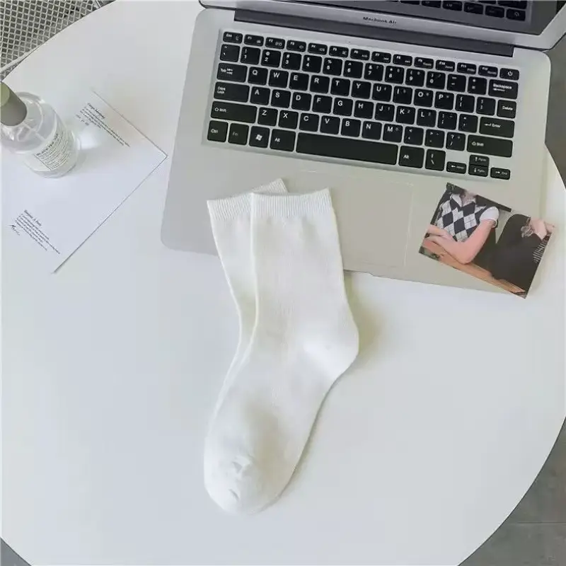 Men's Socks Are Simple and Versatile, Solid Color Mid-Calf Socks, Spring and Autumn Anti-Odor Men's Socks, Autumn and Winter Business Formal Socks