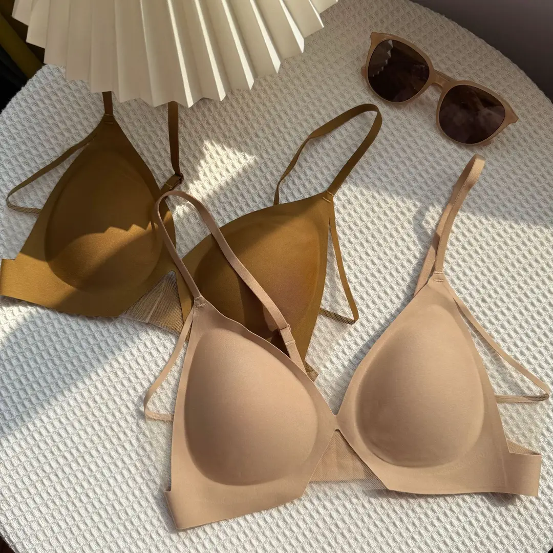 Original French-Style Triangle Cup Bra with Breathable Mesh, Lightweight, Comfortable, Sexy, Seamless, Simple, Beautiful Back Design, Women's Underwear