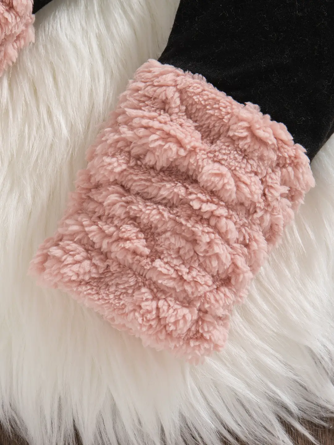 Cross-Border Autumn and Winter Baby Hooded 2026 Warm Plush Pink Long-Sleeve Hooded Top + Black Pants Wholesale — feature 11