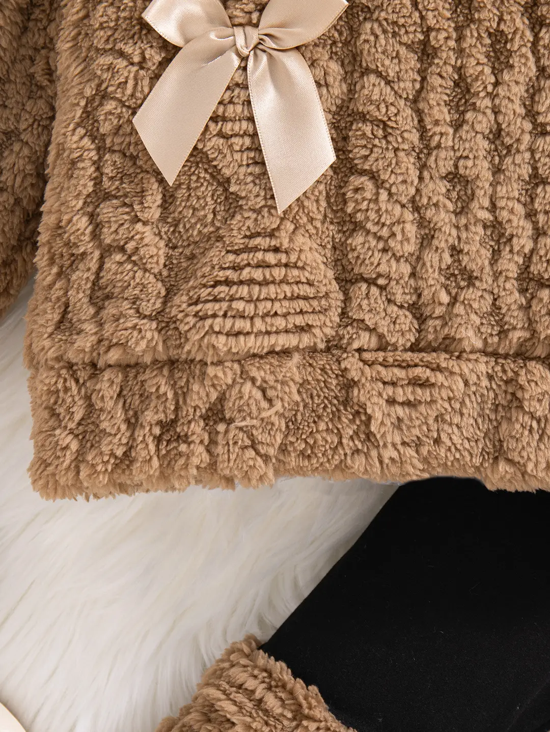 Cross-Border Autumn and Winter Baby Hooded 2026 Warm Plush Pink Long-Sleeve Hooded Top + Black Pants Wholesale — feature 25