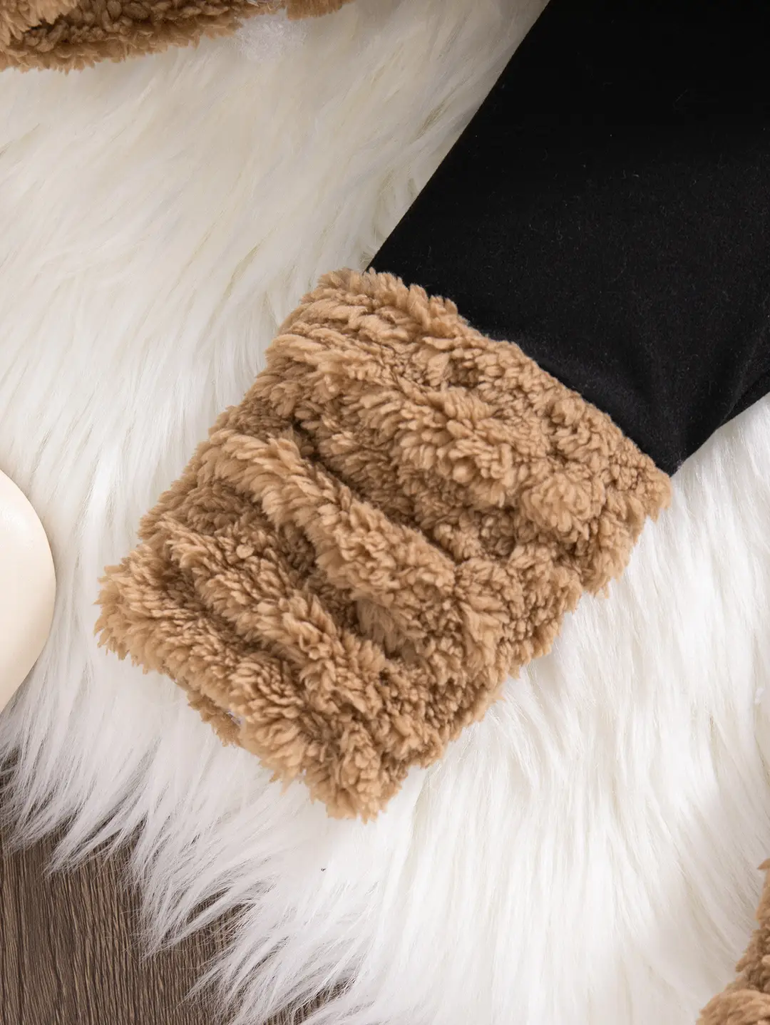 Cross-Border Autumn and Winter Baby Hooded 2026 Warm Plush Pink Long-Sleeve Hooded Top + Black Pants Wholesale — feature 29