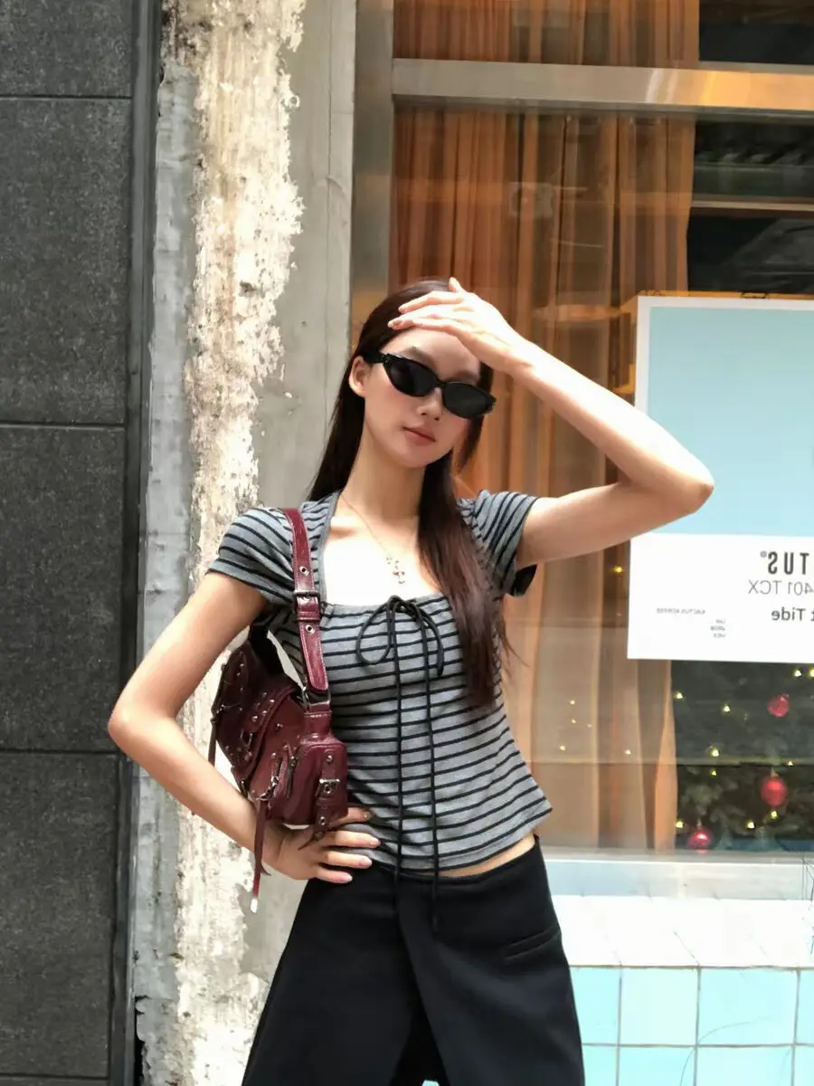 Yeyuan Korean-Style Niche Retro Striped Short-Sleeve T-Shirt for Women, Summer Square-Neck Slim-Fit Versatile Top — feature 4