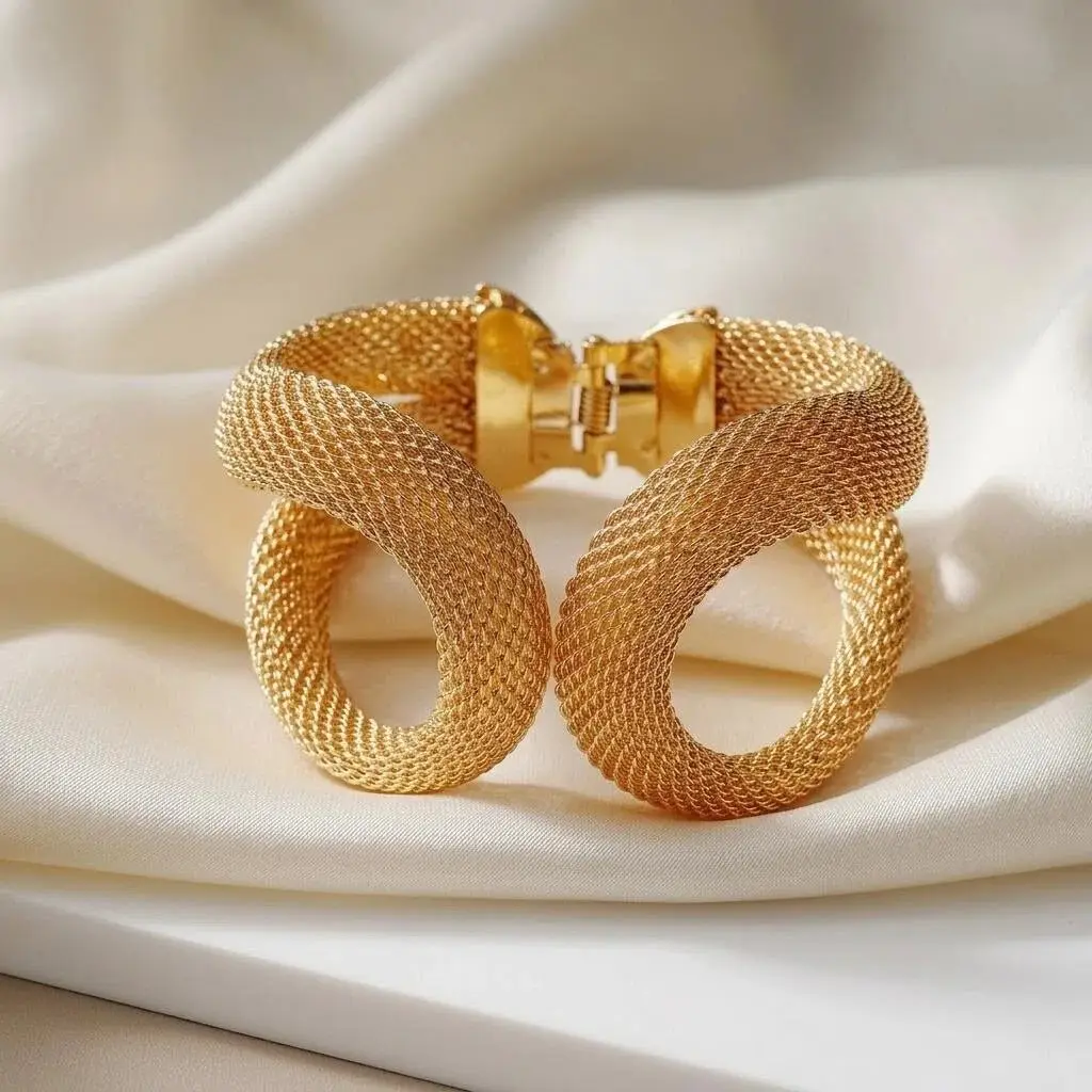 Hollow Wave-Shaped Korean-Style Multi-Layer Metal Arm Bracelet, European and American Cross-Border Minimalist Style Bracelet, New Light Luxury Elegant Bracelet for Women