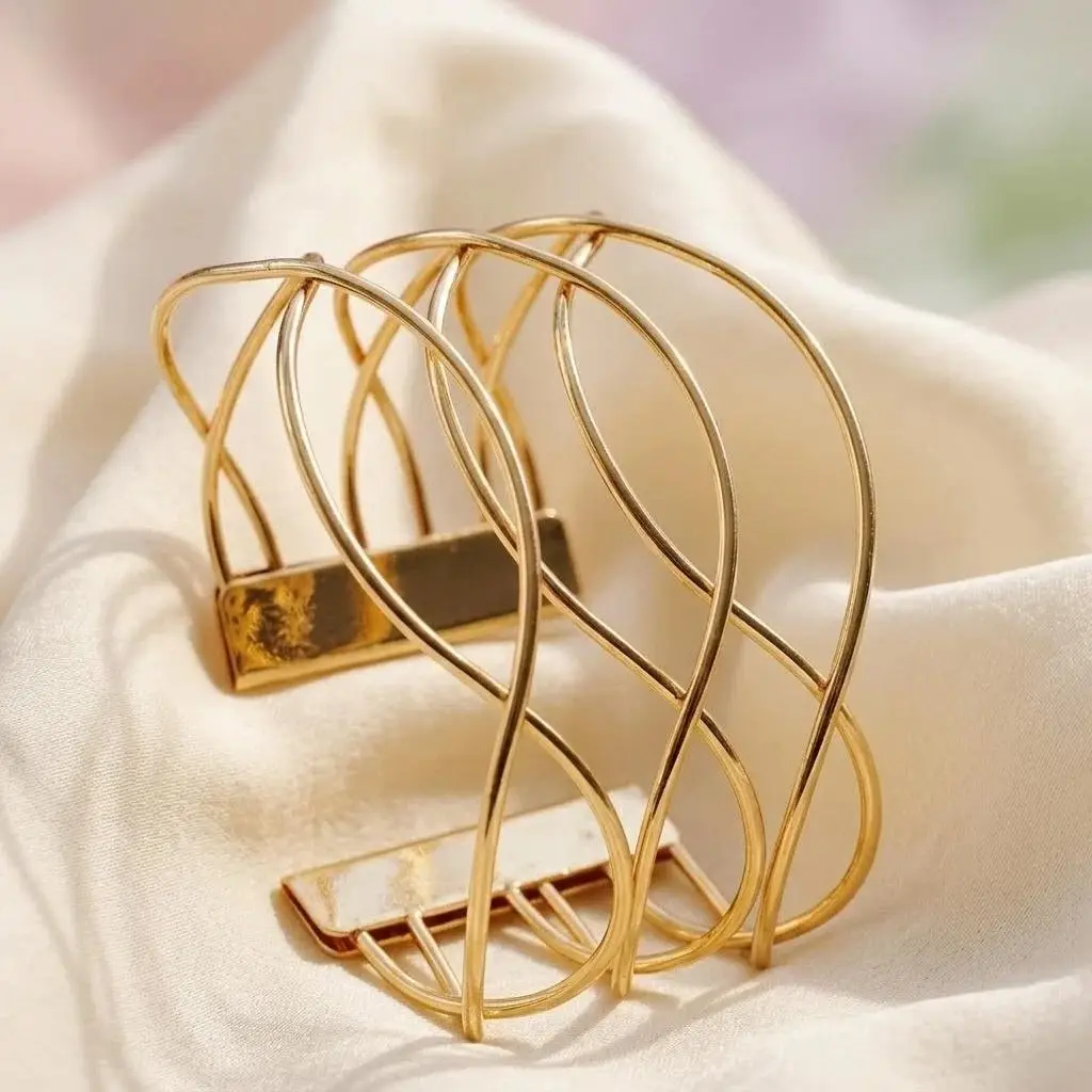 Hollow Wave-Shaped Korean-Style Multi-Layer Metal Arm Bracelet, European and American Cross-Border Minimalist Style Bracelet, New Light Luxury Elegant Bracelet for Women