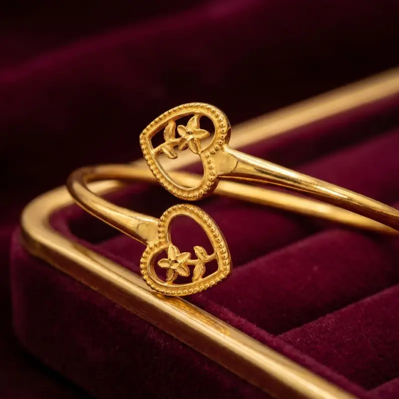 Cross-Border Foreign Trade Korean Style Fashionable Versatile Heart-To-Heart Floral Open Bracelet Arm Ring for Women, Direct Sales from Manufacturer, Wholesale — feature 2