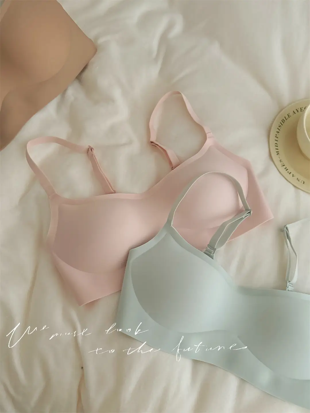 Xiaohongshu Invisible Slimming Seamless Bra for Women, New Thin Style, Minimizes Large Bust, Gathers and Lifts the Bust — feature 23