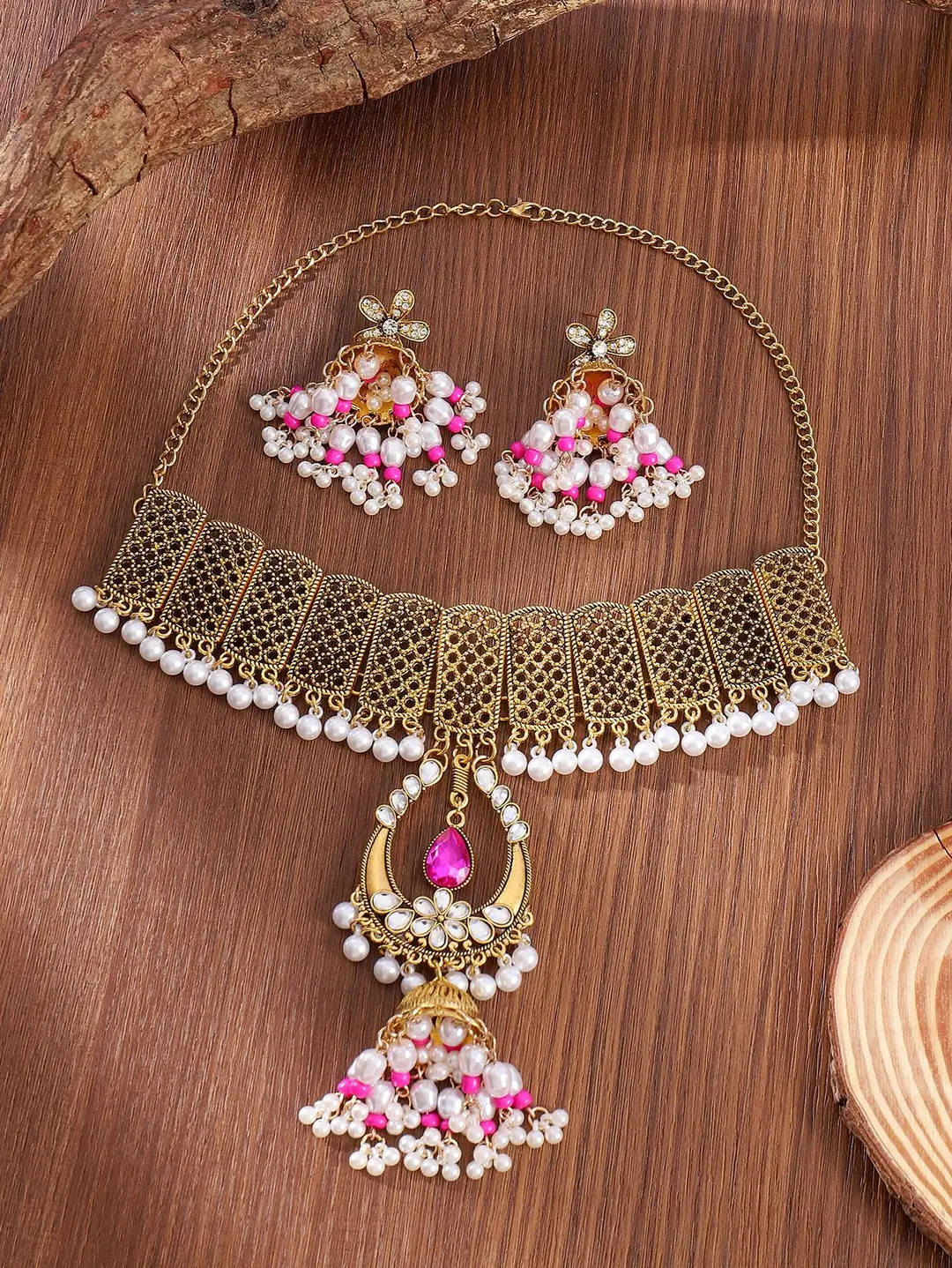 Cross-Border Indian Style Retro Ethnic Style Hollow Wind Chime Earrings and Necklace Bohemian Exotic Style Diamond-Encrusted Set — feature 5