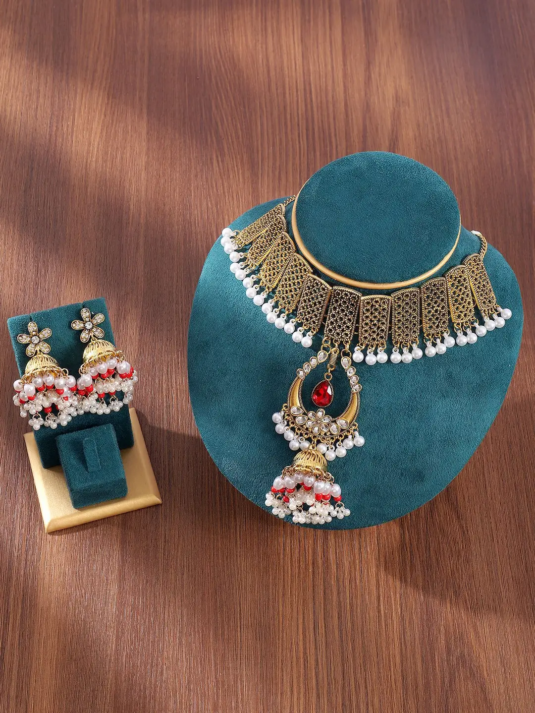 Cross-Border Indian Style Retro Ethnic Style Hollow Wind Chime Earrings and Necklace Bohemian Exotic Style Diamond-Encrusted Set — feature 9
