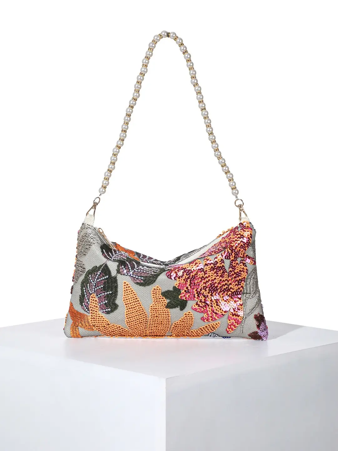 New Chinese-Style Embroidered Pearl Handbag for Evening Events 2026 New Niche Design Embroidered Sequin Bag Single Shoulder Underarm Bag