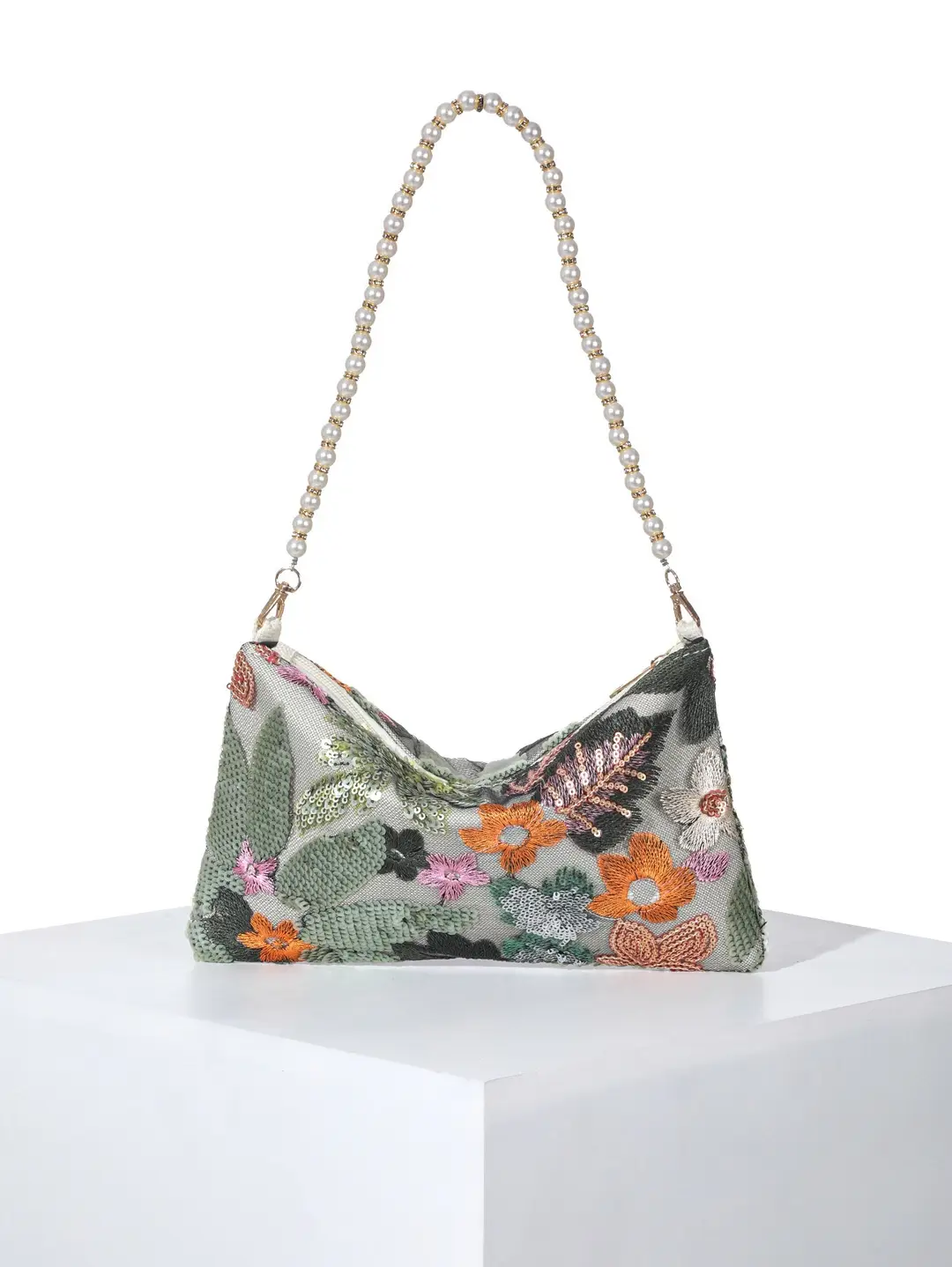 New Chinese-Style Embroidered Pearl Handbag for Evening Events 2026 New Niche Design Embroidered Sequin Bag Single Shoulder Underarm Bag