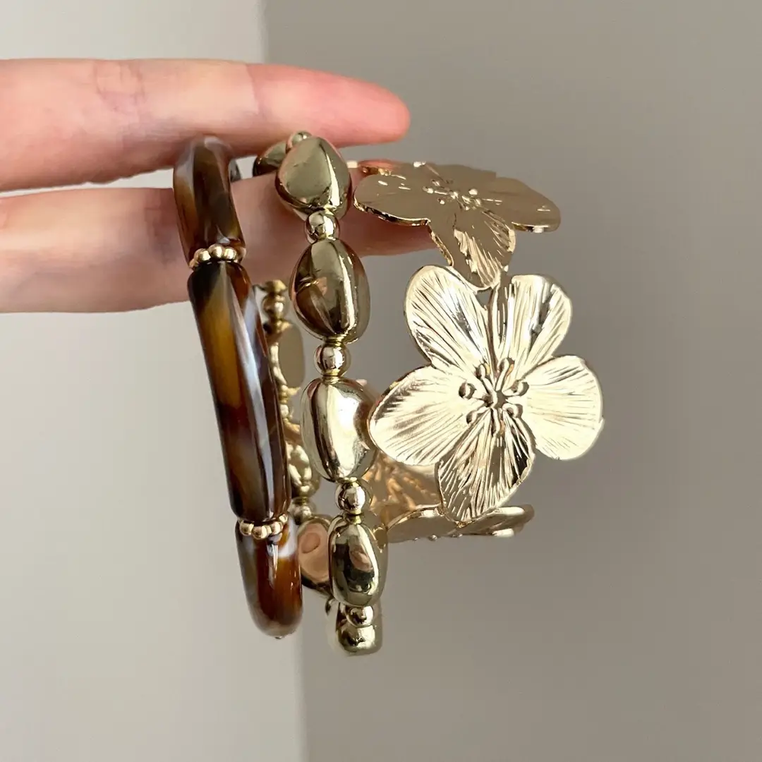 European and American Niche Design Floral Open Bracelet for Women, Light Luxury, High-End Feel, Versatile Metal Arm Ring Jewelry