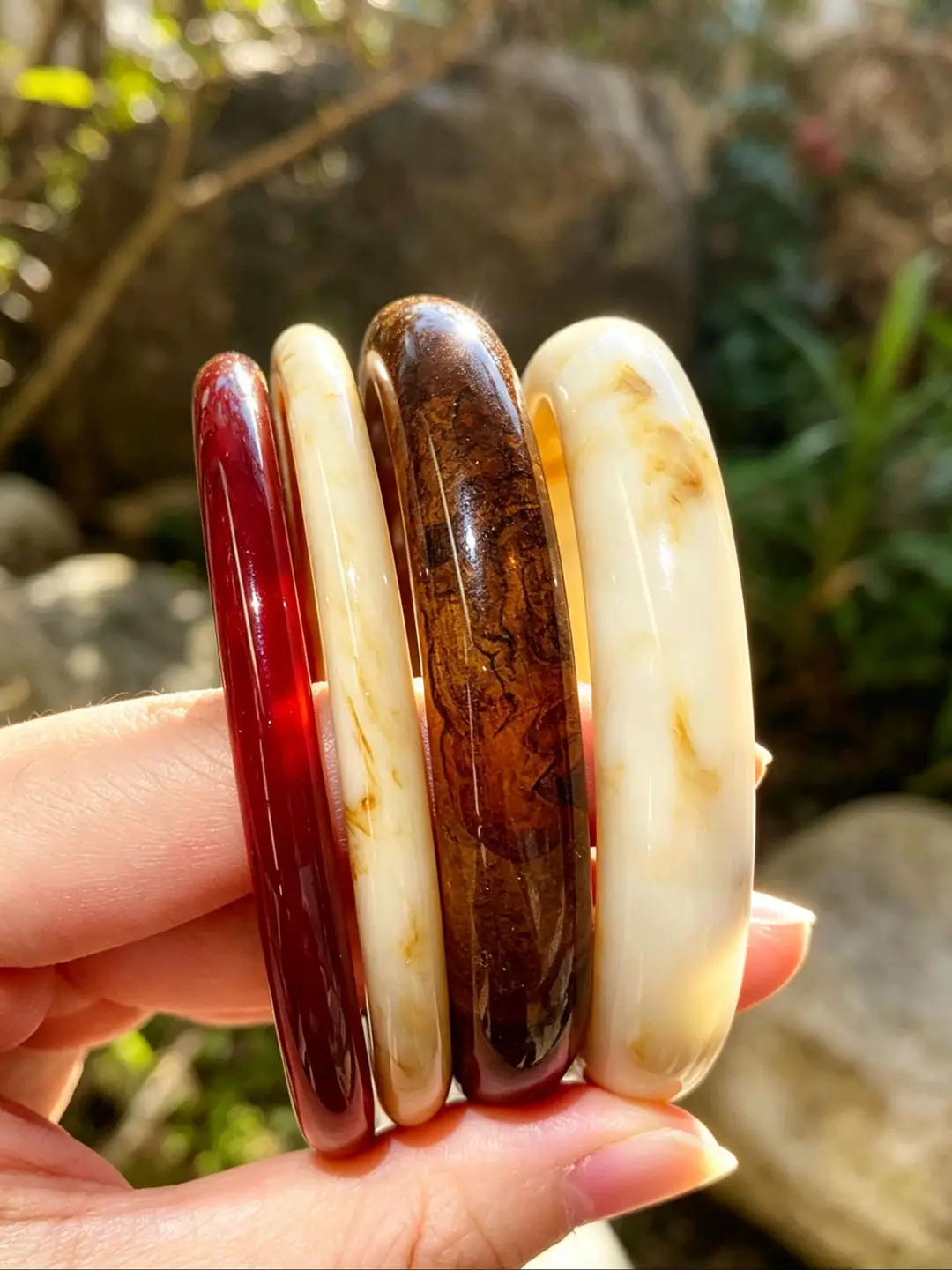European and American Style Round Acrylic Bracelet, Unique Minimalist Design, Trendy Versatile Wristband, Light Luxury High-End Feel, Women's Jewelry — feature 4