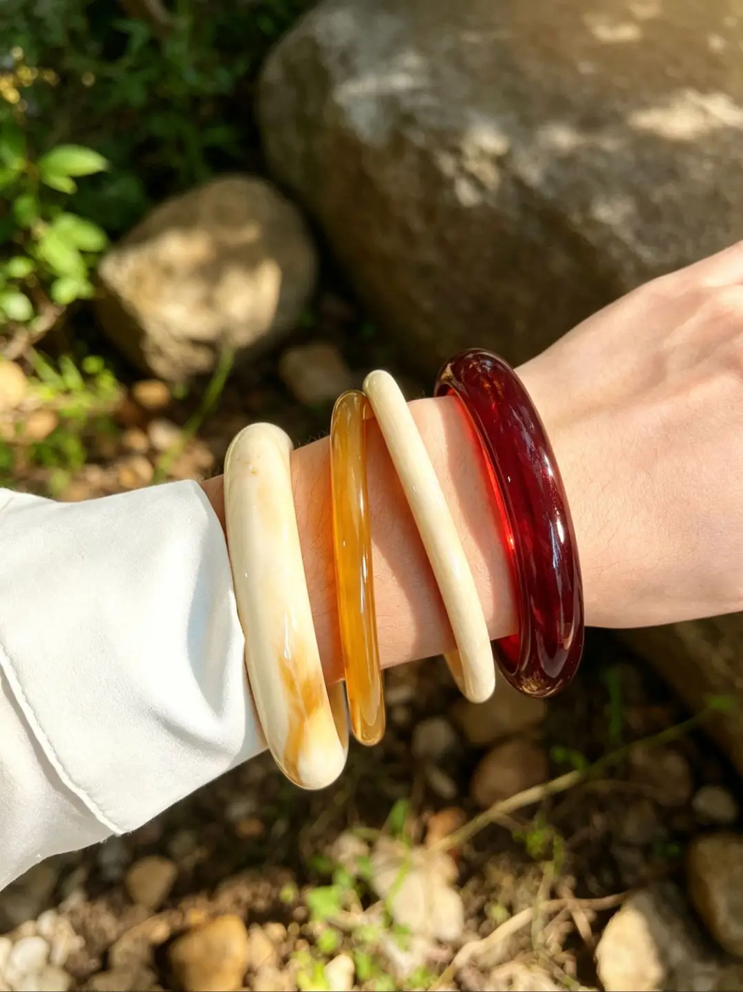 European and American Style Round Acrylic Bracelet, Unique Minimalist Design, Trendy Versatile Wristband, Light Luxury High-End Feel, Women's Jewelry — feature 6