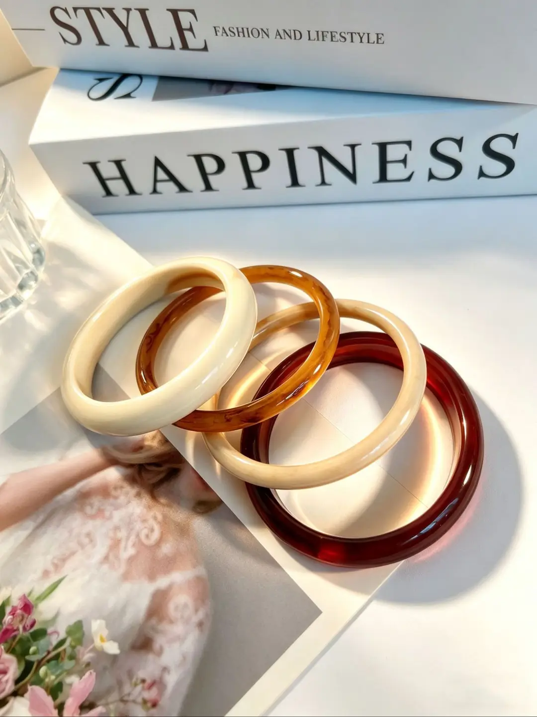 European and American Style Round Acrylic Bracelet, Unique Minimalist Design, Trendy Versatile Wristband, Light Luxury High-End Feel, Women's Jewelry — feature 8