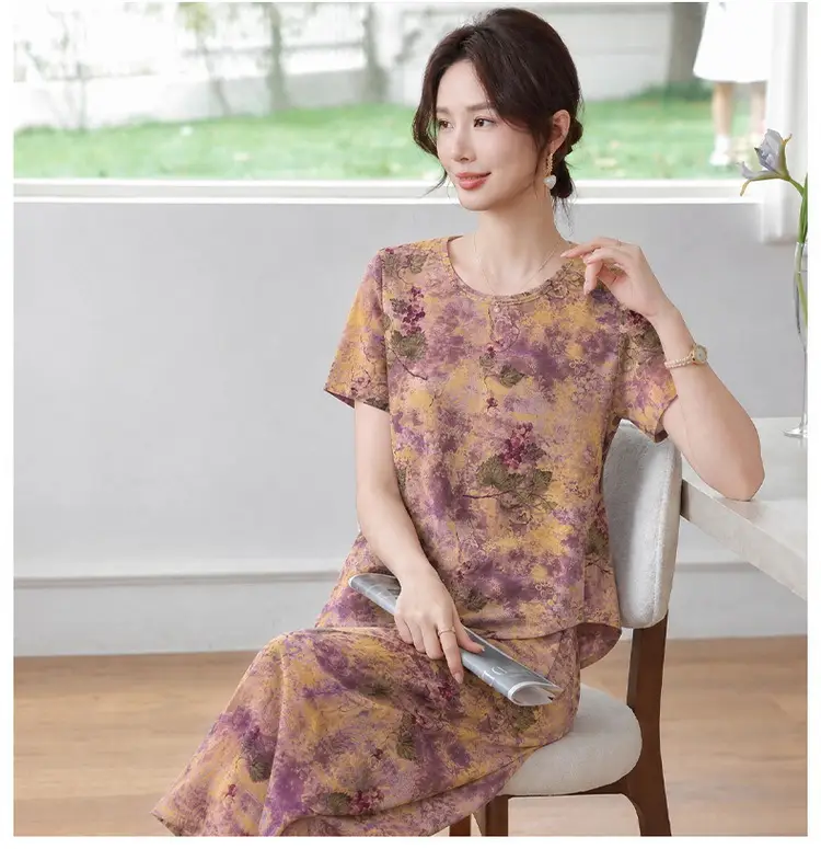 New Chinese-Style Summer Outfit for Mothers: Silk Satin Xiangyunsha Short-Sleeve Shirt Set, Plus-Size Pants Two-Piece Set for Middle-Aged and Elderly Women — feature 5