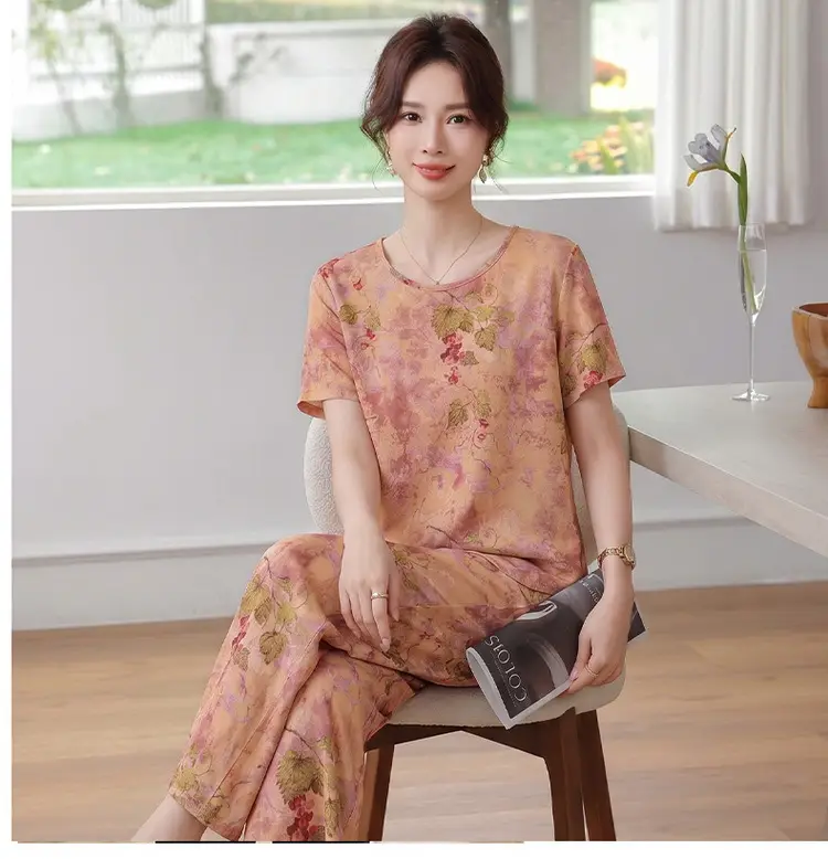 New Chinese-Style Summer Outfit for Mothers: Silk Satin Xiangyunsha Short-Sleeve Shirt Set, Plus-Size Pants Two-Piece Set for Middle-Aged and Elderly Women — feature 8
