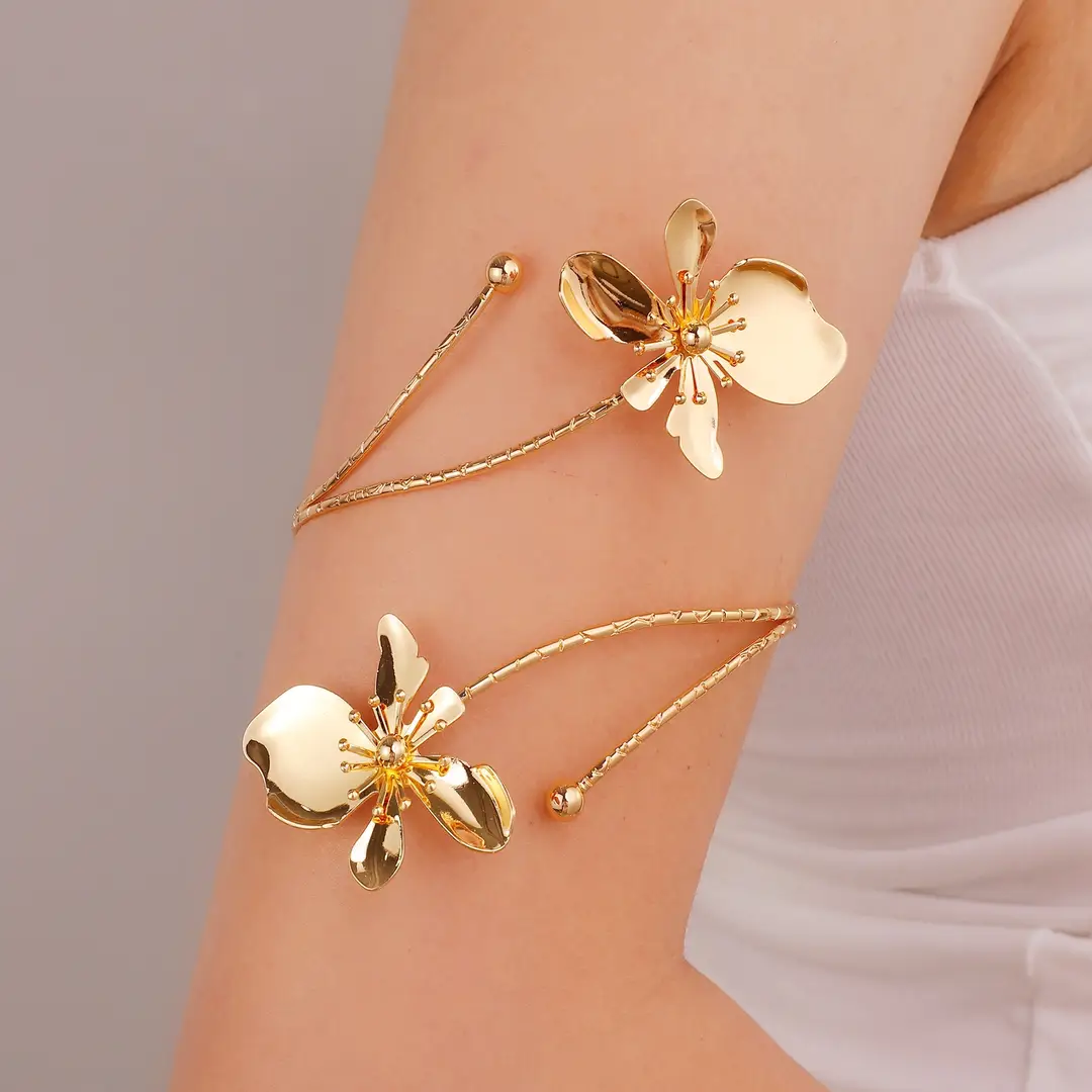 Cross-Border Hot-Selling Floral Open Arm Bracelet, Geometric Light Luxury Niche High-End Bracelet, Fashionable Arm Ring, Non-Fading Bracelet