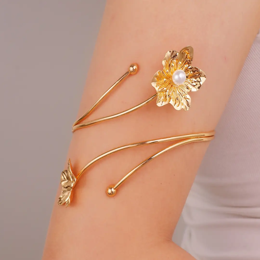 Cross-Border Hot-Selling Floral Open Arm Bracelet, Geometric Light Luxury Niche High-End Bracelet, Fashionable Arm Ring, Non-Fading Bracelet