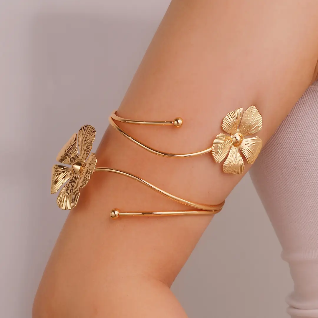 Cross-Border Hot-Selling Floral Open Arm Bracelet, Geometric Light Luxury Niche High-End Bracelet, Fashionable Arm Ring, Non-Fading Bracelet