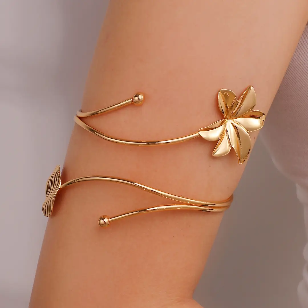 Cross-Border Hot-Selling Floral Open Arm Bracelet, Geometric Light Luxury Niche High-End Bracelet, Fashionable Arm Ring, Non-Fading Bracelet