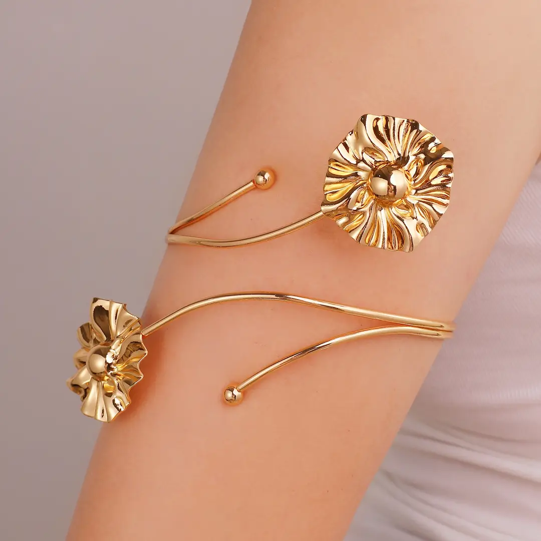 Cross-Border Hot-Selling Floral Open Arm Bracelet, Geometric Light Luxury Niche High-End Bracelet, Fashionable Arm Ring, Non-Fading Bracelet