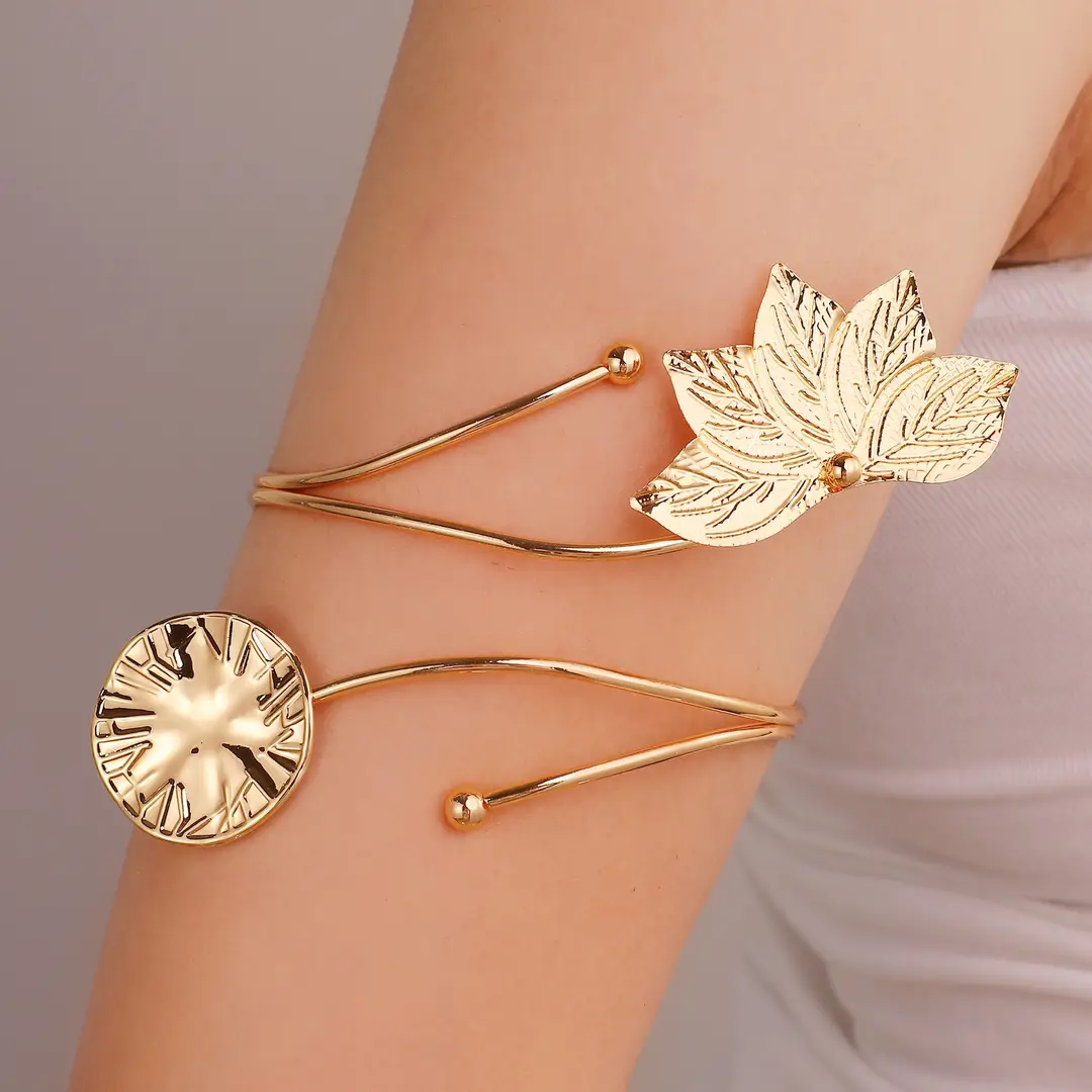 Cross-Border Hot-Selling Floral Open Arm Bracelet, Geometric Light Luxury Niche High-End Bracelet, Fashionable Arm Ring, Non-Fading Bracelet