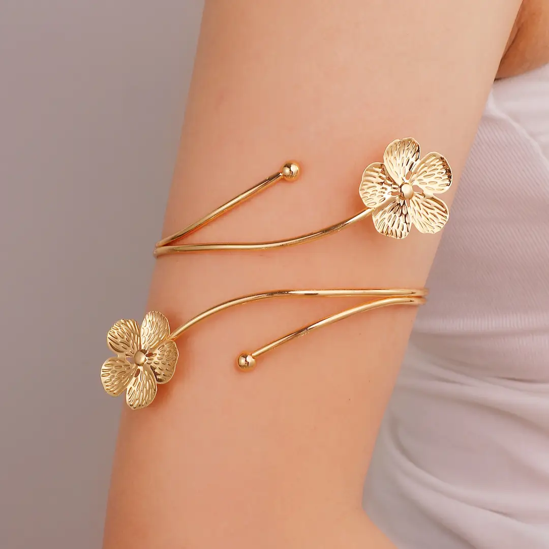 Cross-Border Hot-Selling Floral Open Arm Bracelet, Geometric Light Luxury Niche High-End Bracelet, Fashionable Arm Ring, Non-Fading Bracelet