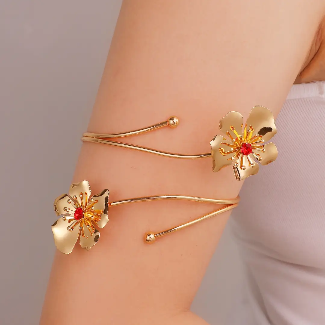 Cross-Border Hot-Selling Floral Open Arm Bracelet, Geometric Light Luxury Niche High-End Bracelet, Fashionable Arm Ring, Non-Fading Bracelet