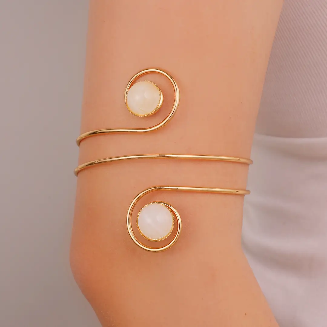 Cross-Border Hot-Selling Floral Open Arm Bracelet, Geometric Light Luxury Niche High-End Bracelet, Fashionable Arm Ring, Non-Fading Bracelet