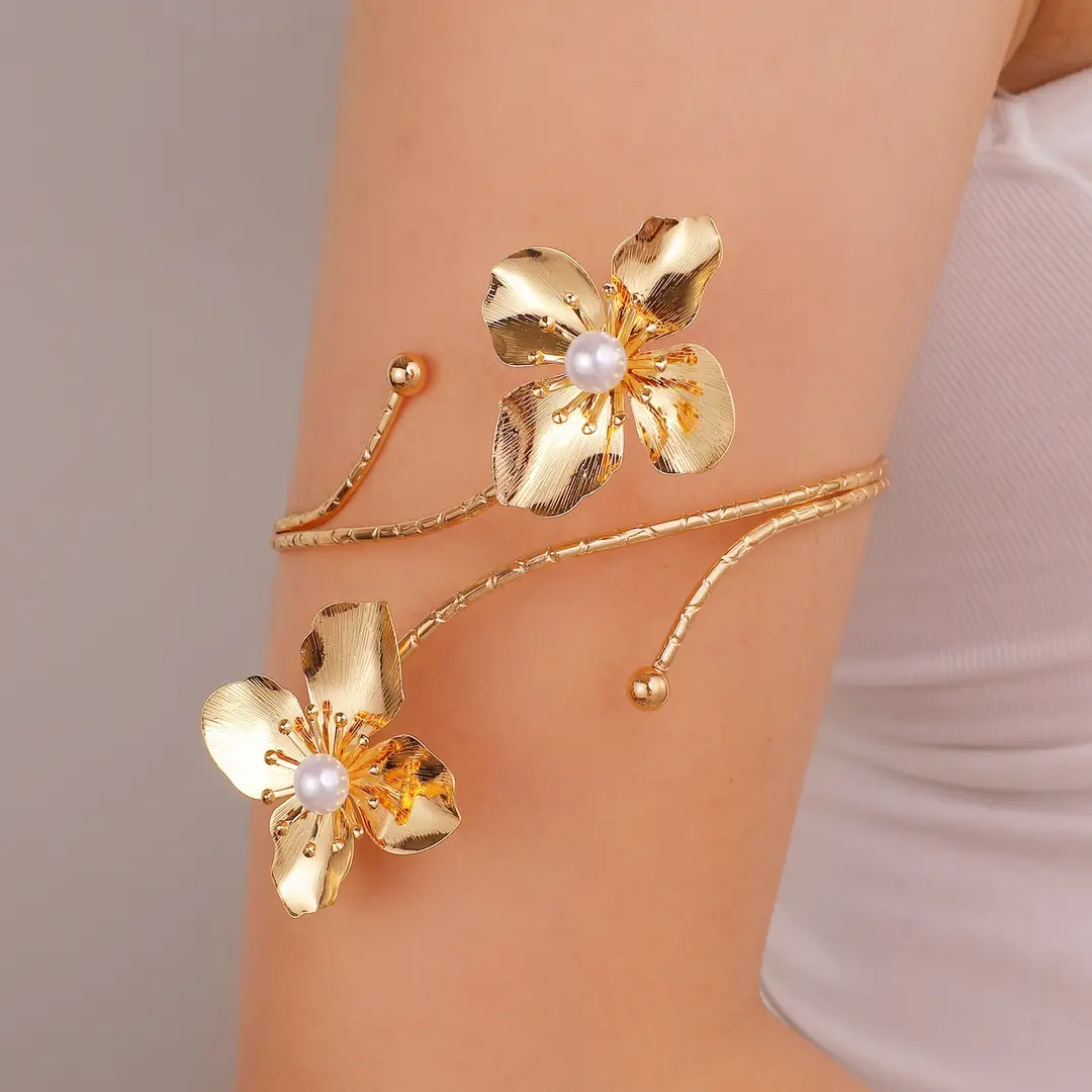 Cross-Border Hot-Selling Floral Open Arm Bracelet, Geometric Light Luxury Niche High-End Bracelet, Fashionable Arm Ring, Non-Fading Bracelet