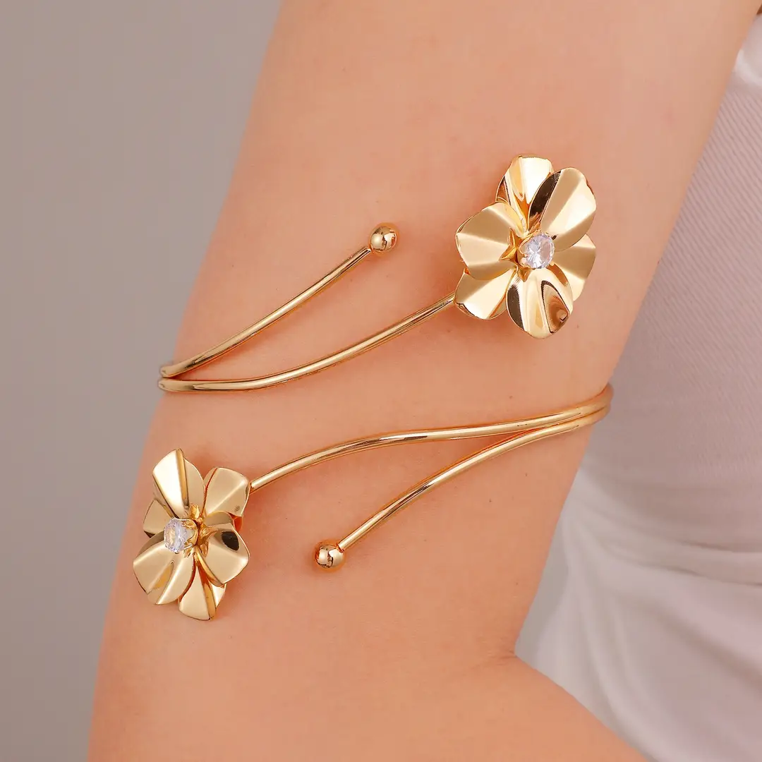Cross-Border Hot-Selling Floral Open Arm Bracelet, Geometric Light Luxury Niche High-End Bracelet, Fashionable Arm Ring, Non-Fading Bracelet