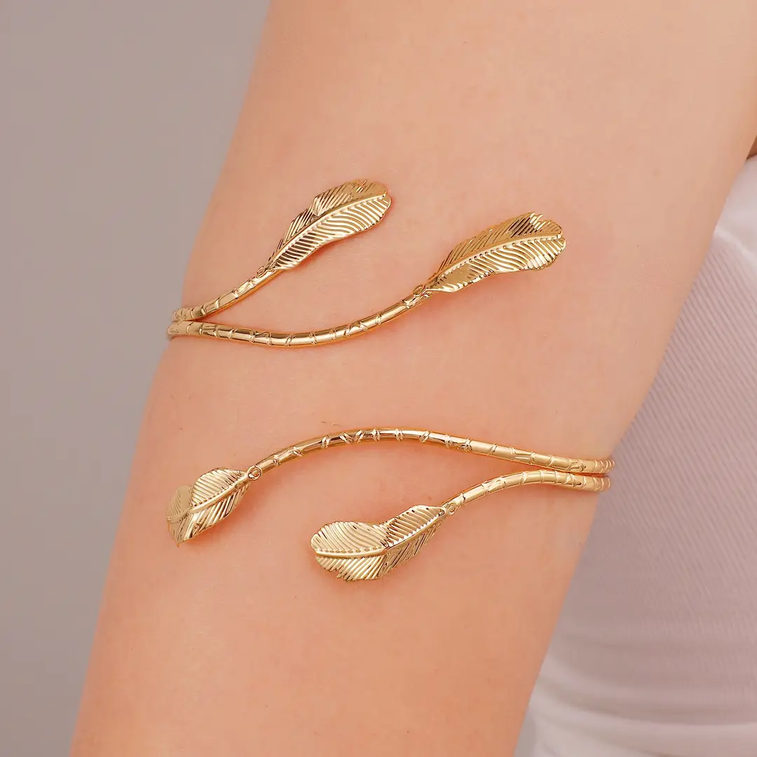 Cross-Border Hot-Selling Floral Open Arm Bracelet, Geometric Light Luxury Niche High-End Bracelet, Fashionable Arm Ring, Non-Fading Bracelet