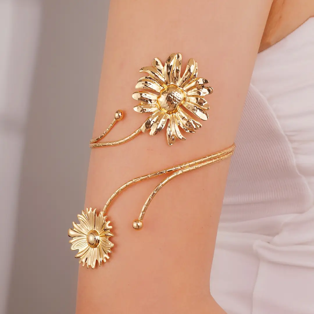Cross-Border Hot-Selling Floral Open Arm Bracelet, Geometric Light Luxury Niche High-End Bracelet, Fashionable Arm Ring, Non-Fading Bracelet
