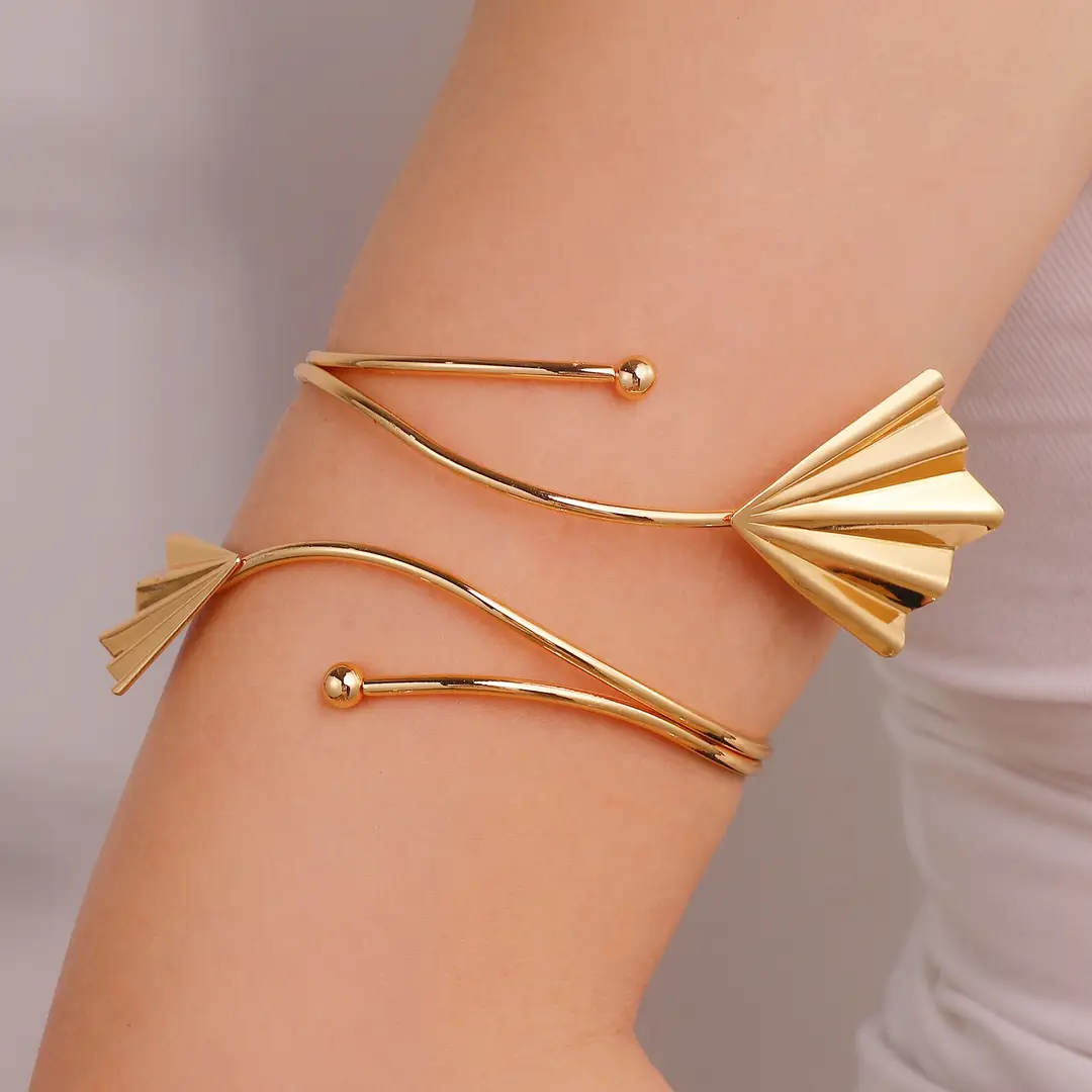 Cross-Border Hot-Selling Floral Open Arm Bracelet, Geometric Light Luxury Niche High-End Bracelet, Fashionable Arm Ring, Non-Fading Bracelet