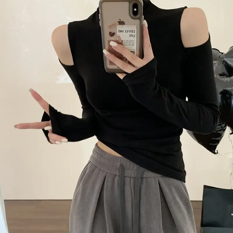 Unique Off-Shoulder Half-Turtleneck Base Shirt T-Shirt for Women, New Autumn and Winter Design, Slim-Fit Long-Sleeve Top for Spring