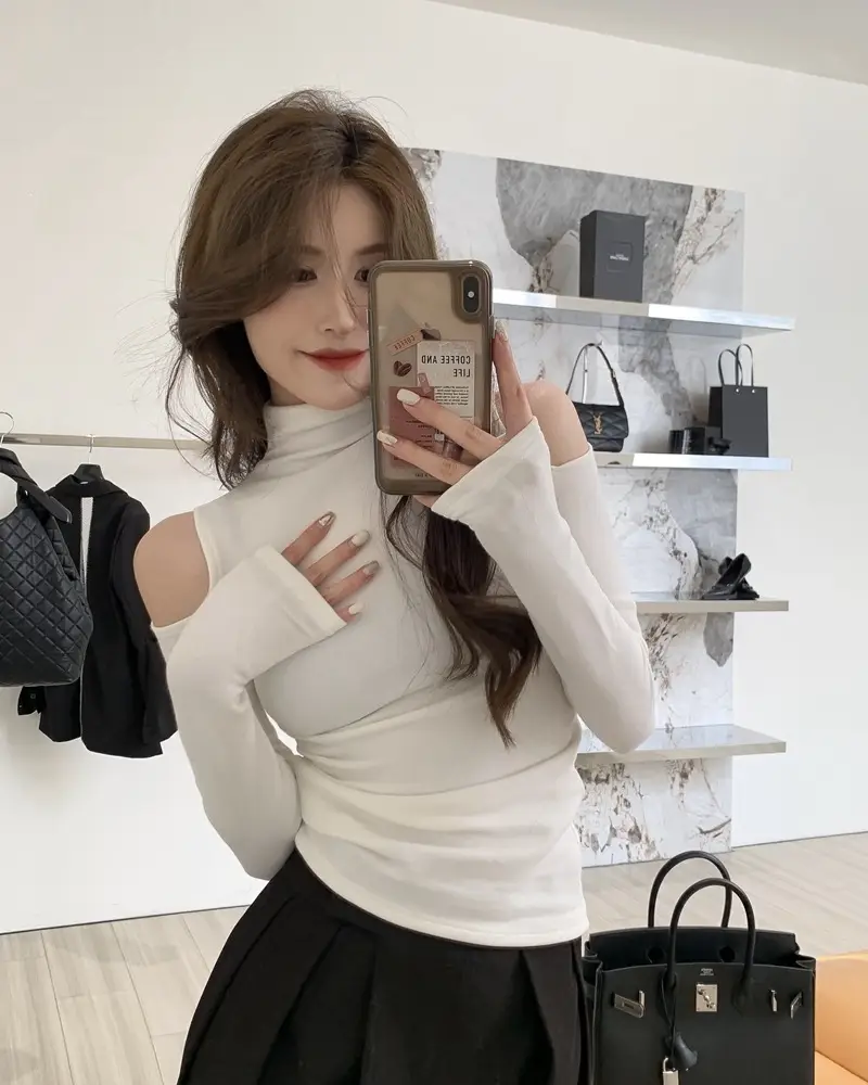 Unique Off-Shoulder Half-Turtleneck Base Shirt T-Shirt for Women, New Autumn and Winter Design, Slim-Fit Long-Sleeve Top for Spring — feature 9