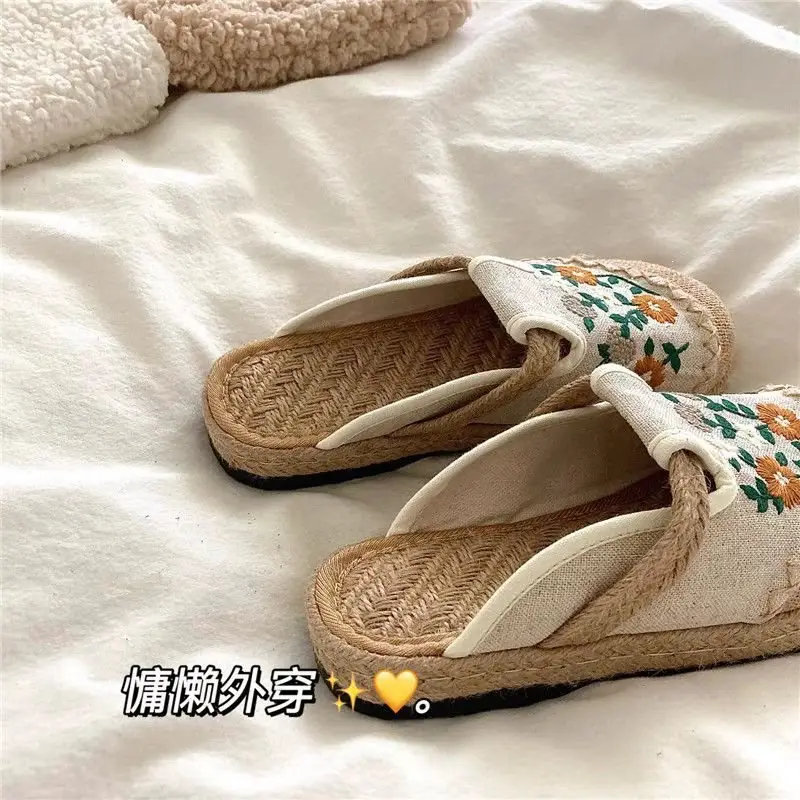 Walking by the Sea~! Handmade Straw-Woven Linen Breathable Sandals for Women, Ins-Style Summer Outdoor Non-Slip Flat Beach Slippers