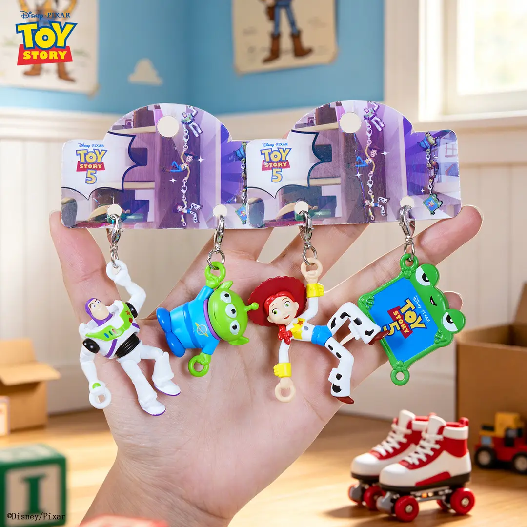Authentic Toy Story Buzz Lightyear Climbing Clasp Keychain Cartoon Cute Woody Doll Backpack Pendant