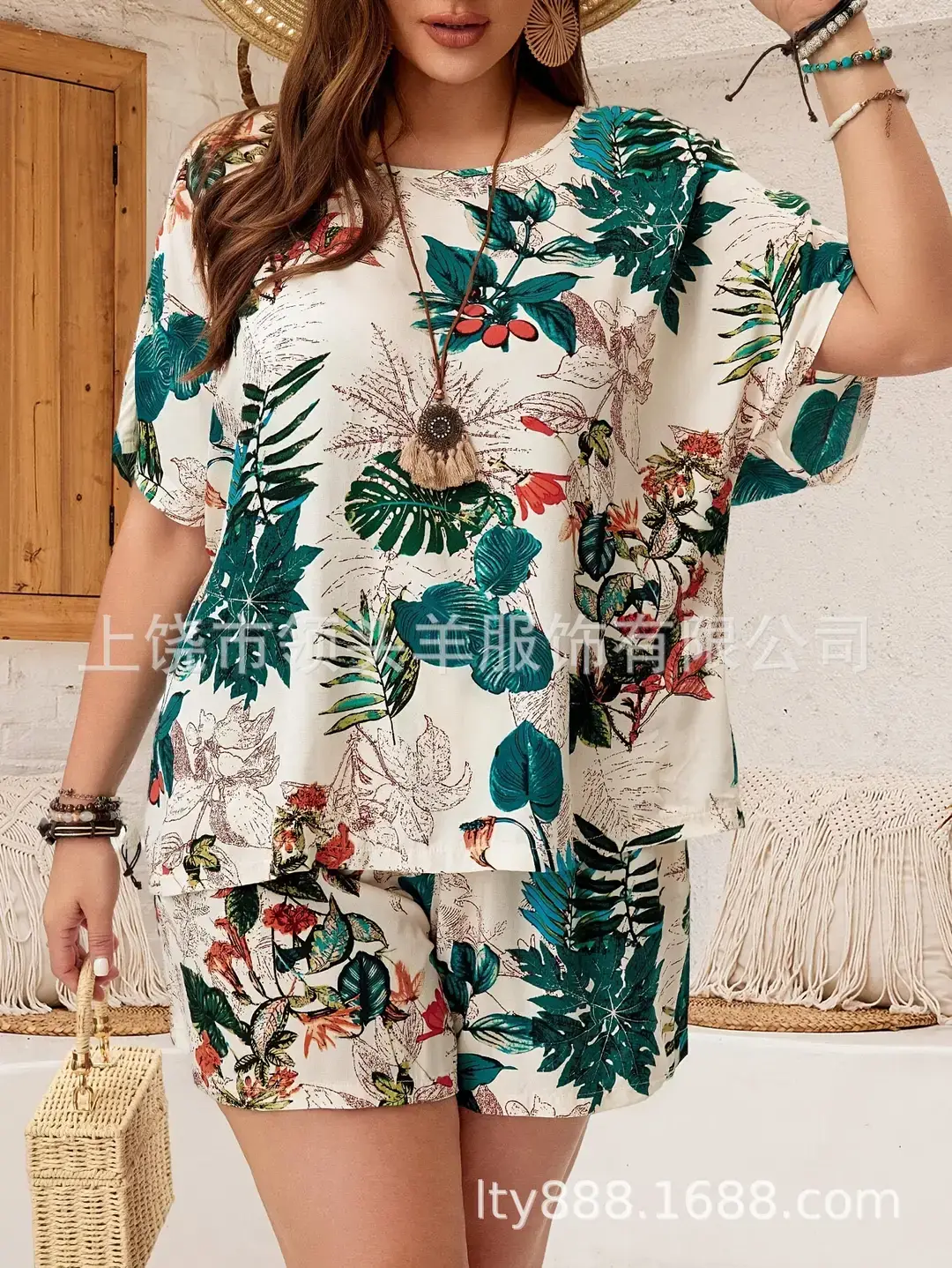 European and American Western Style Sketch Print Short-Sleeved T-Shirt for Women, Caramel Color, Round Neck, Loose Retro Casual Top — feature 1