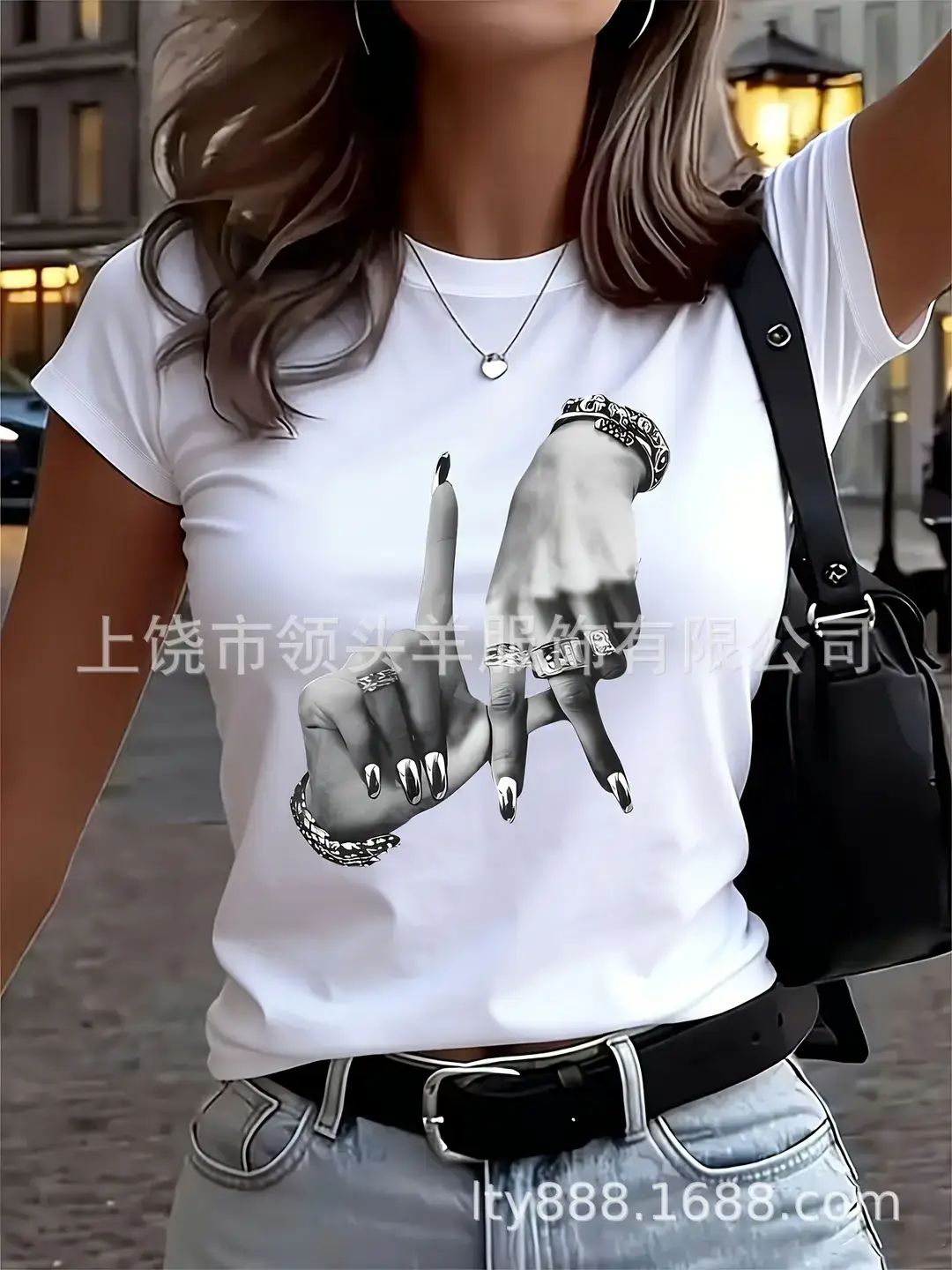 European and American Western Style Sketch Print Short-Sleeved T-Shirt for Women, Caramel Color, Round Neck, Loose Retro Casual Top