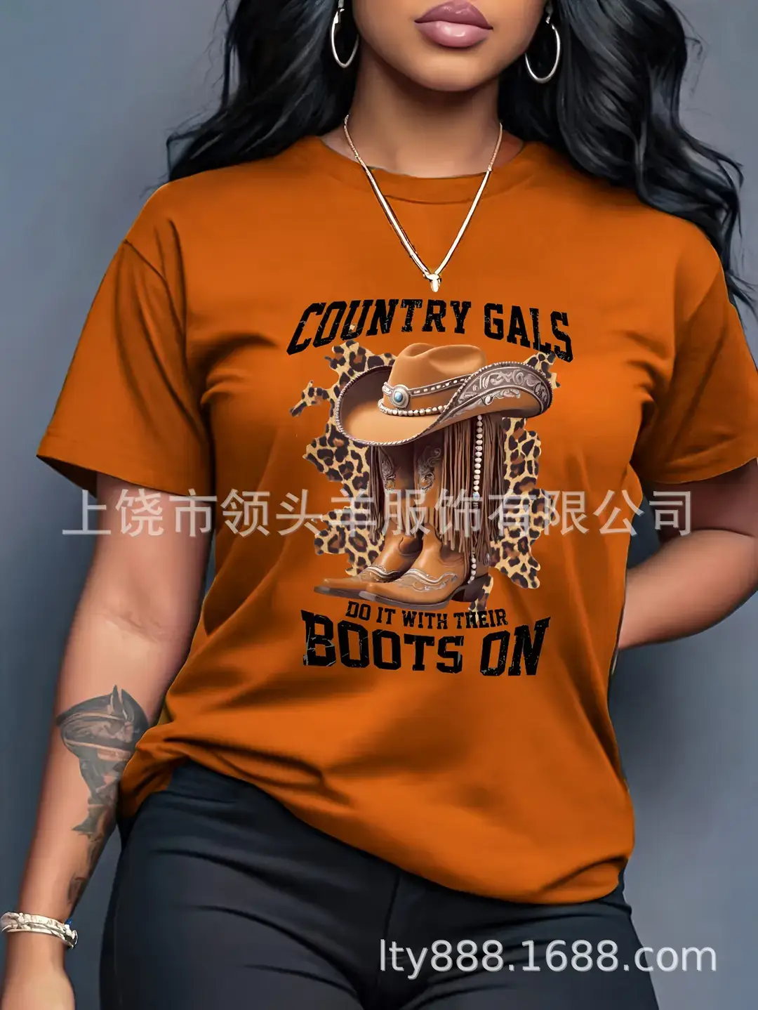 European and American Western Style Sketch Print Short-Sleeved T-Shirt for Women, Caramel Color, Round Neck, Loose Retro Casual Top