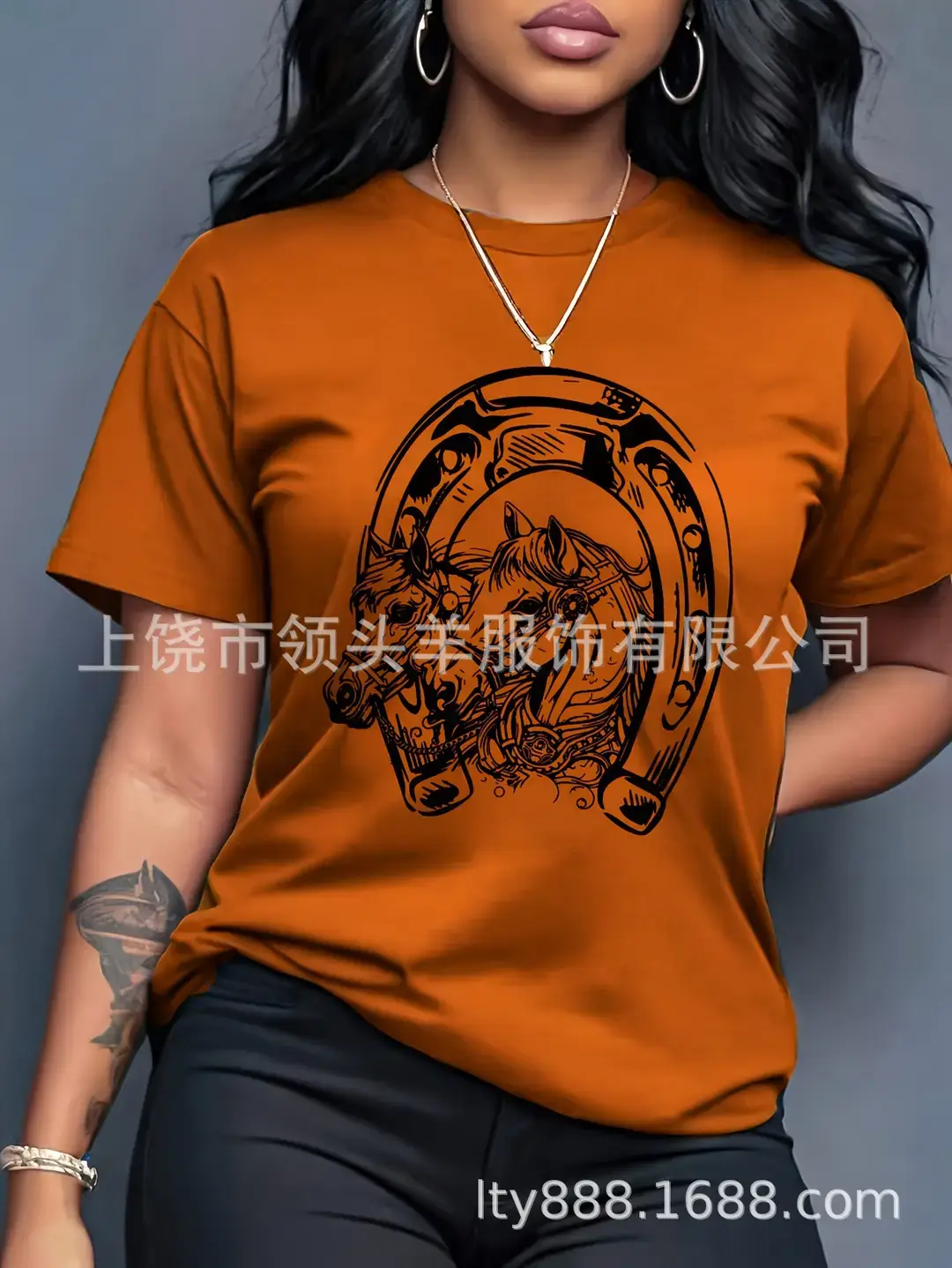 European and American Western Style Sketch Print Short-Sleeved T-Shirt for Women, Caramel Color, Round Neck, Loose Retro Casual Top