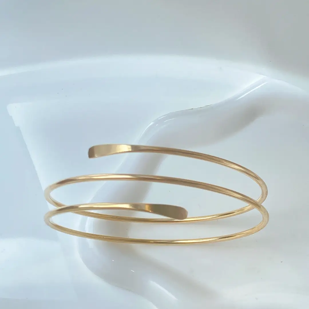 European and American Exaggerated Punk Arm Bracelets, Hollow Multi-Layer Smooth Arm Rings, Snake-Shaped Metal Open Bracelets Wholesale for Women — feature 4