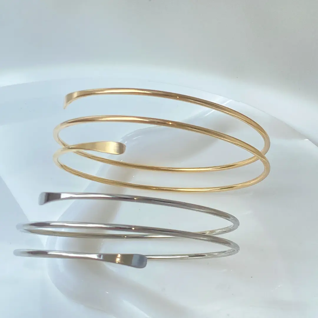 European and American Exaggerated Punk Arm Bracelets, Hollow Multi-Layer Smooth Arm Rings, Snake-Shaped Metal Open Bracelets Wholesale for Women — feature 5