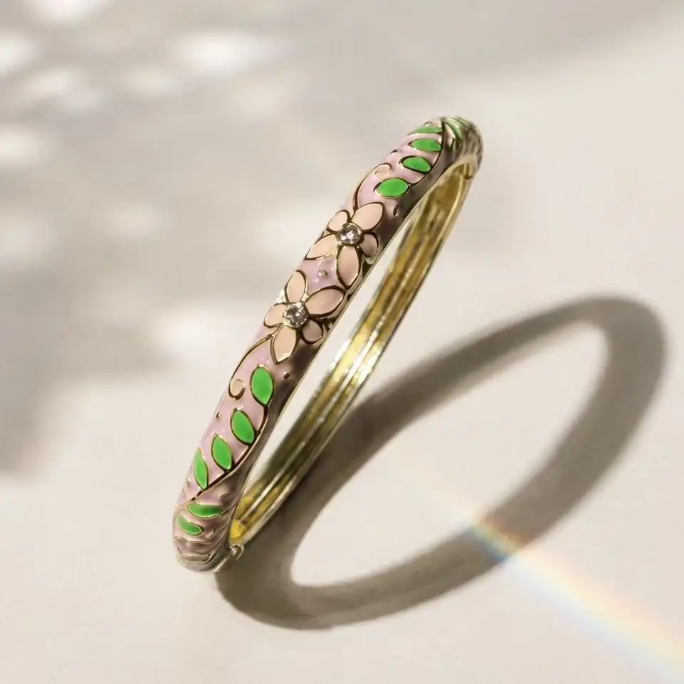 New Style Chinese-Style Cloisonné Enamel Bracelet with Floral Design, Featuring Large Rhinestones, Suitable for Hanfu and New Chinese-Style Outfits, Open-Ended Bracelet with Floral and Leaf Motifs — feature 7