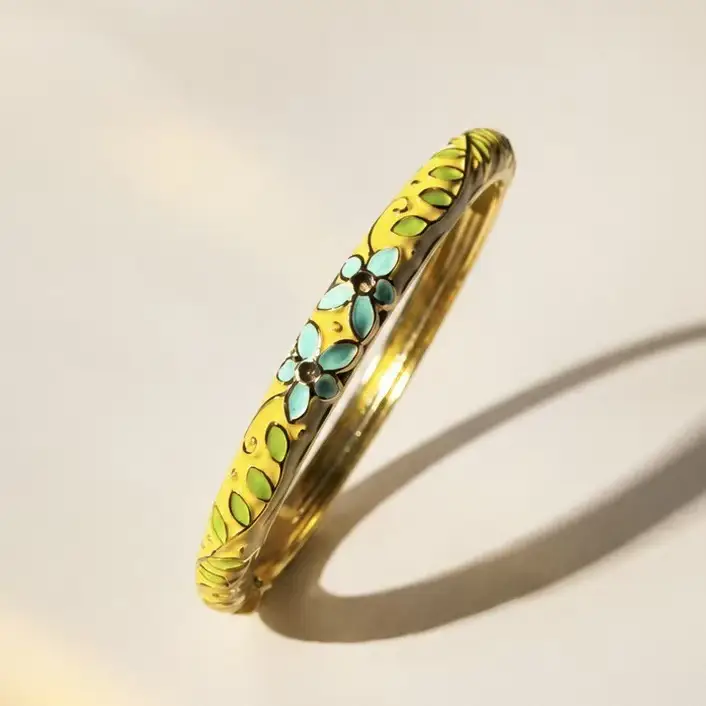 New Style Chinese-Style Cloisonné Enamel Bracelet with Floral Design, Featuring Large Rhinestones, Suitable for Hanfu and New Chinese-Style Outfits, Open-Ended Bracelet with Floral and Leaf Motifs — feature 9
