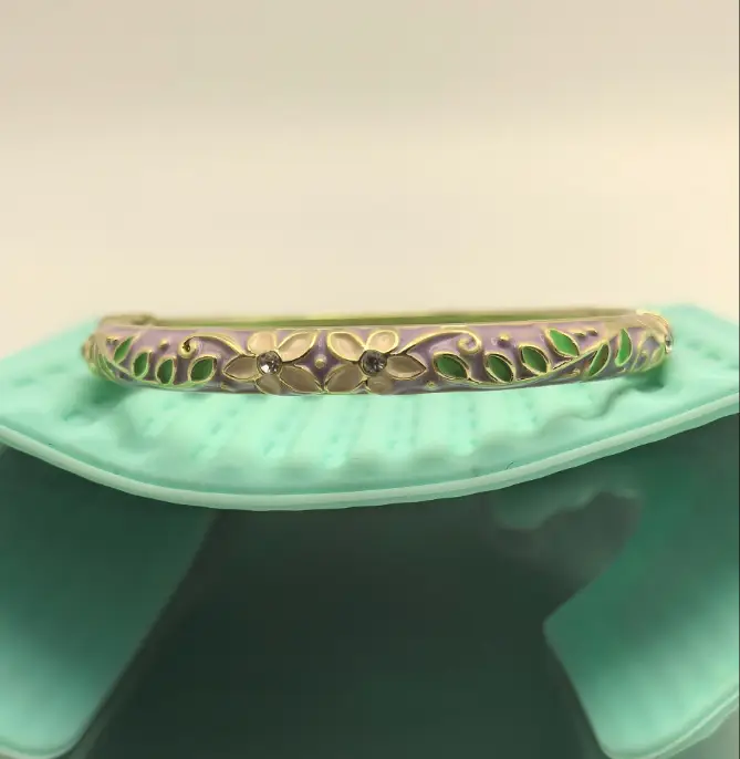 New Style Chinese-Style Cloisonné Enamel Bracelet with Floral Design, Featuring Large Rhinestones, Suitable for Hanfu and New Chinese-Style Outfits, Open-Ended Bracelet with Floral and Leaf Motifs