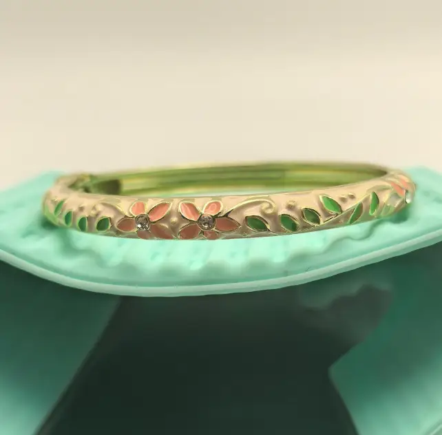 New Style Chinese-Style Cloisonné Enamel Bracelet with Floral Design, Featuring Large Rhinestones, Suitable for Hanfu and New Chinese-Style Outfits, Open-Ended Bracelet with Floral and Leaf Motifs
