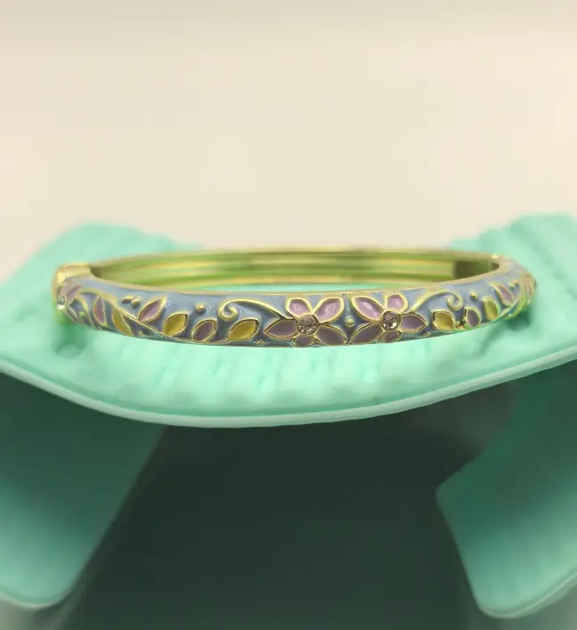 New Style Chinese-Style Cloisonné Enamel Bracelet with Floral Design, Featuring Large Rhinestones, Suitable for Hanfu and New Chinese-Style Outfits, Open-Ended Bracelet with Floral and Leaf Motifs